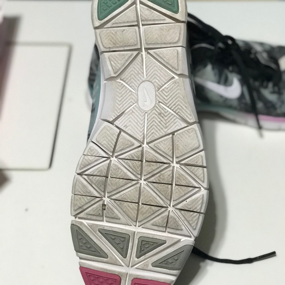 Nike tennis shoes